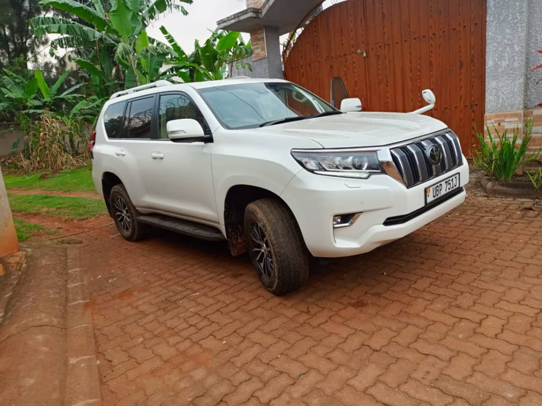 Land cruiser car rental Kampala