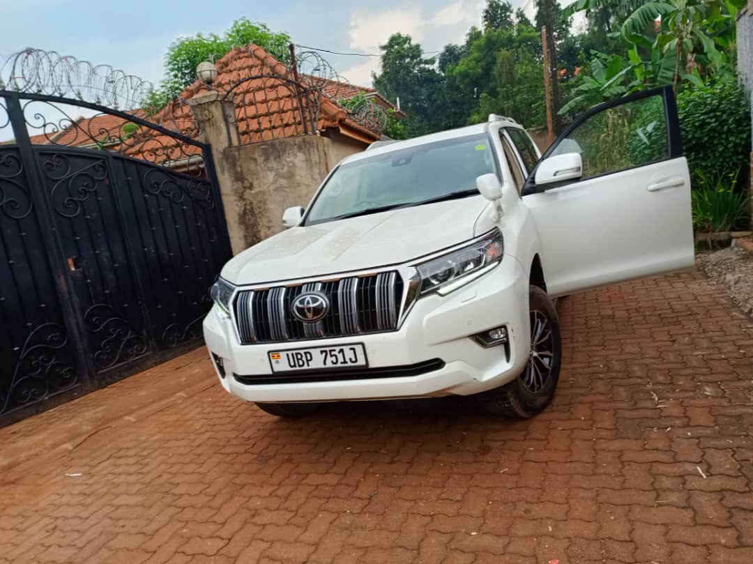 luxury land cruiser for rent in Uganda
